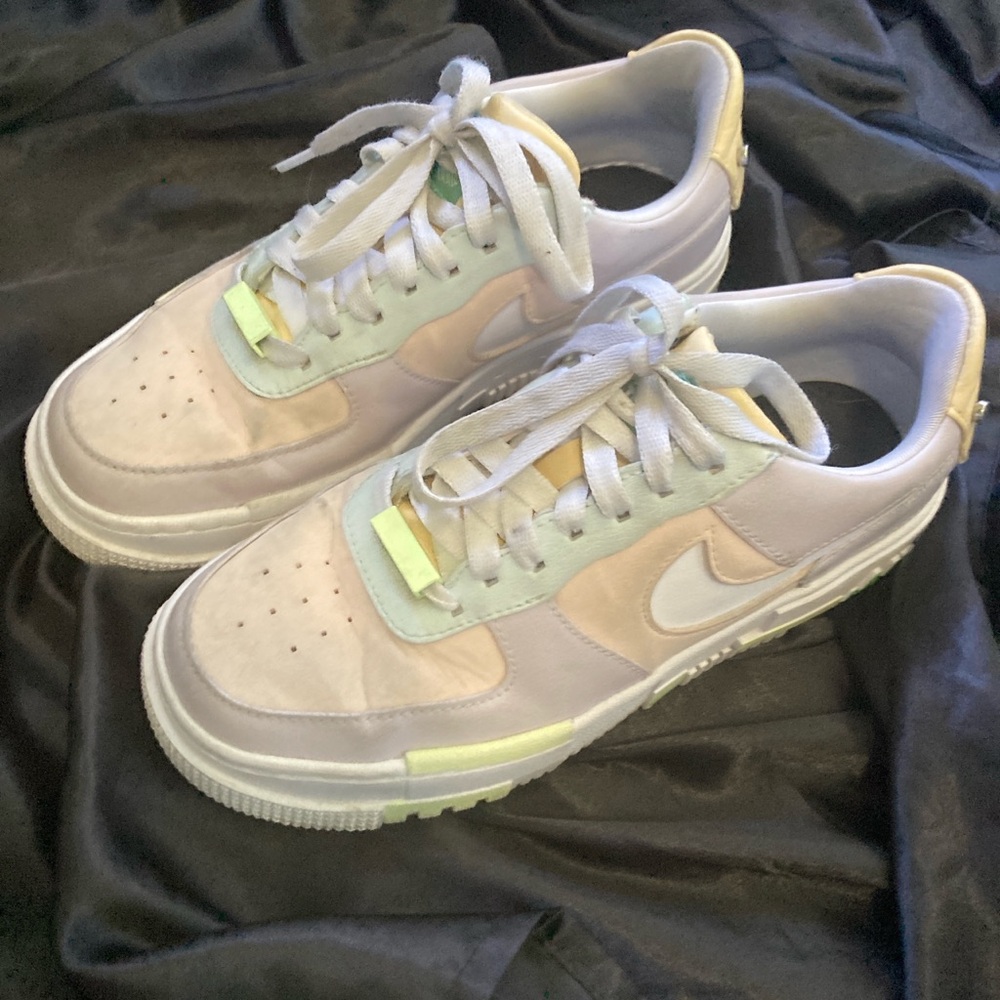 nike glow in the dark pastel shoes